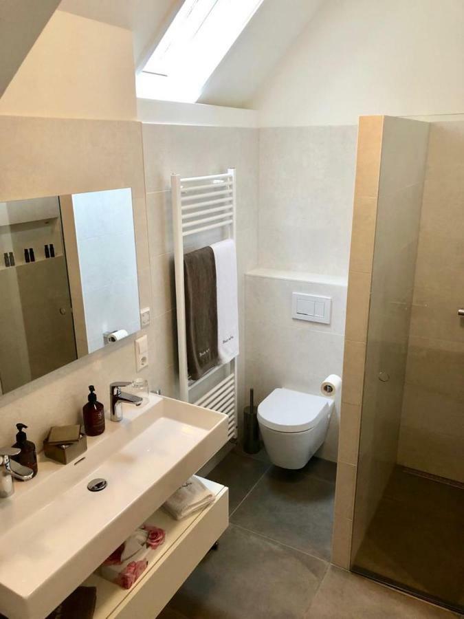 Maison De Sas Bed & Breakfast Ларен Екстериор снимка